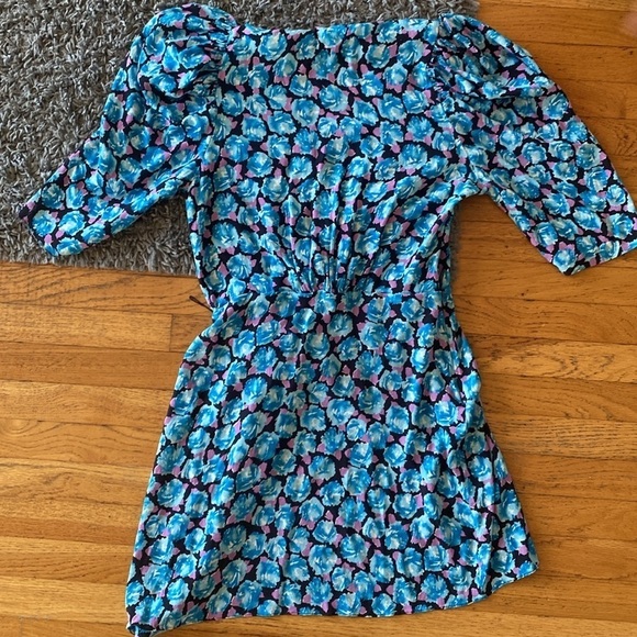 Zara Blue Floral Balloon Sleeve Faux Wrap Mini Dress- Bloggers Fave Size Medium - Picture 16 of 16